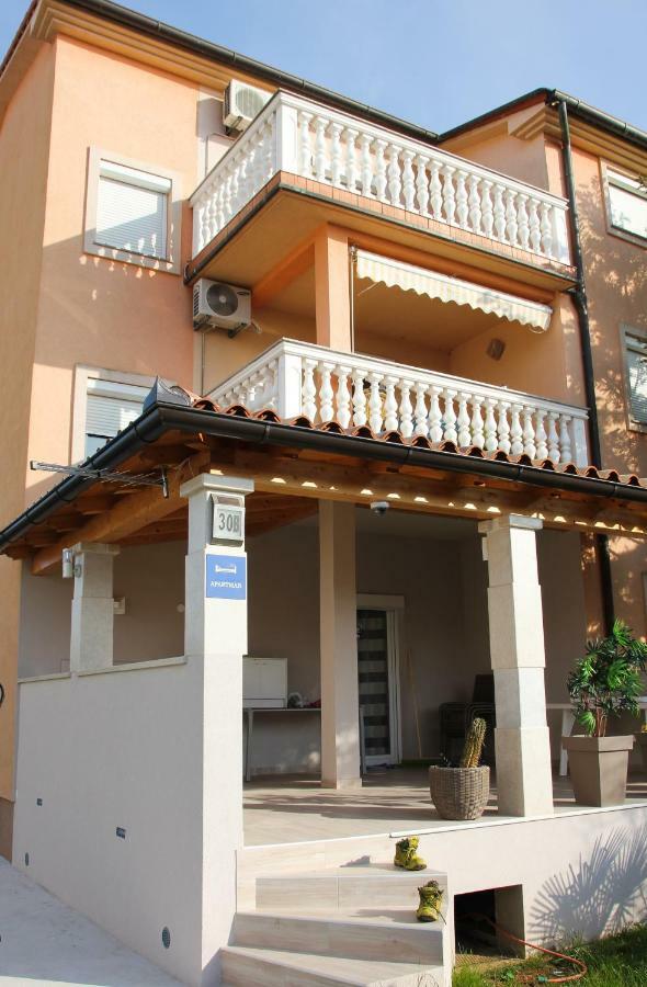 Apartments Dubravka Medulin Exterior photo